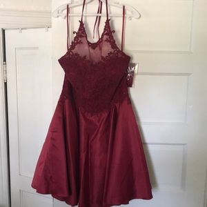 NEW w/Tags!! Formal Dress Burgundy Size 2XL with Pockets by Dancing Queen!!